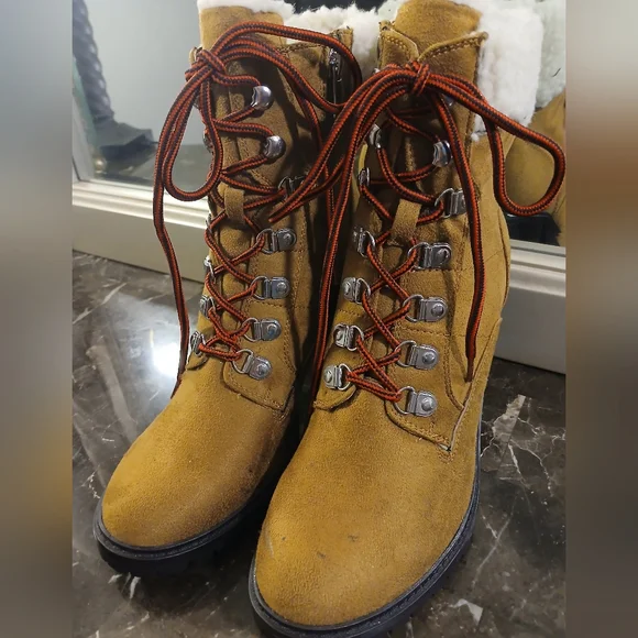 Nine West Tan Suede 4" Block Heel Boots with Red Laces - Picture 11 of 14